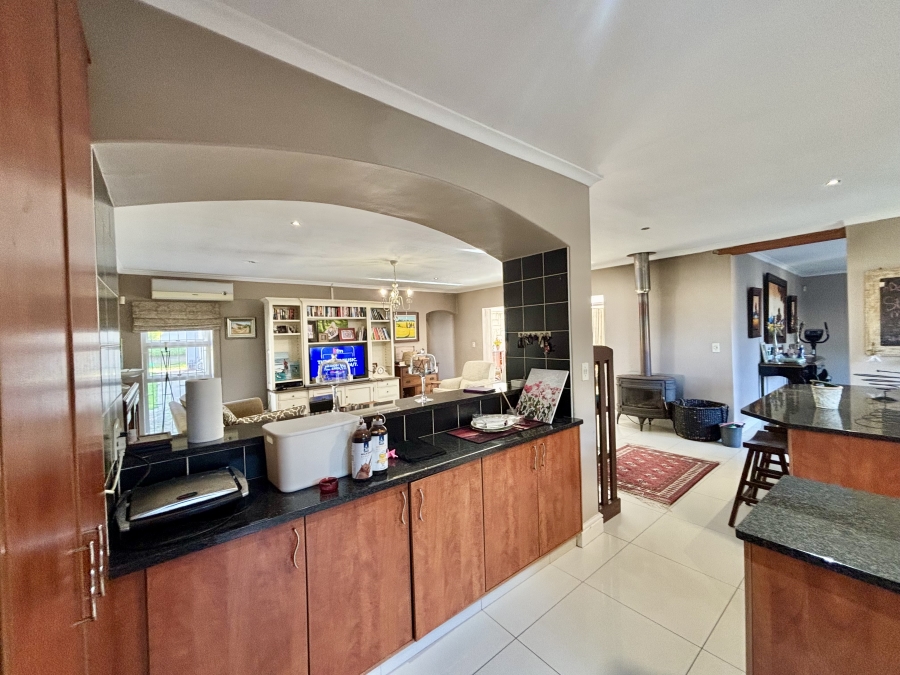 4 Bedroom Property for Sale in Vierlanden Western Cape